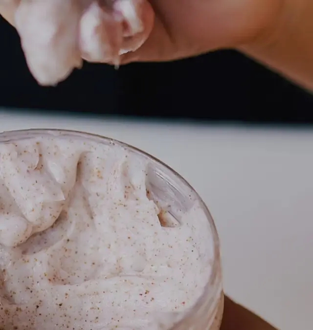 Навіщо використовувати пілінг для шкіри голови?